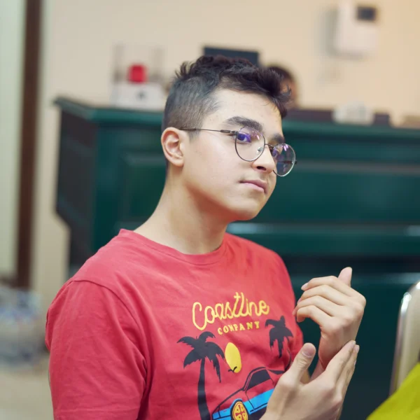 03 2 600x600